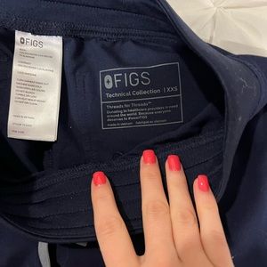 FIGS straight leg scrub pant. Never worn